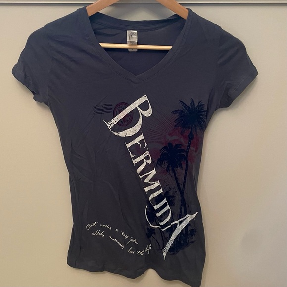 Bermuda T-Shirt - Picture 1 of 2